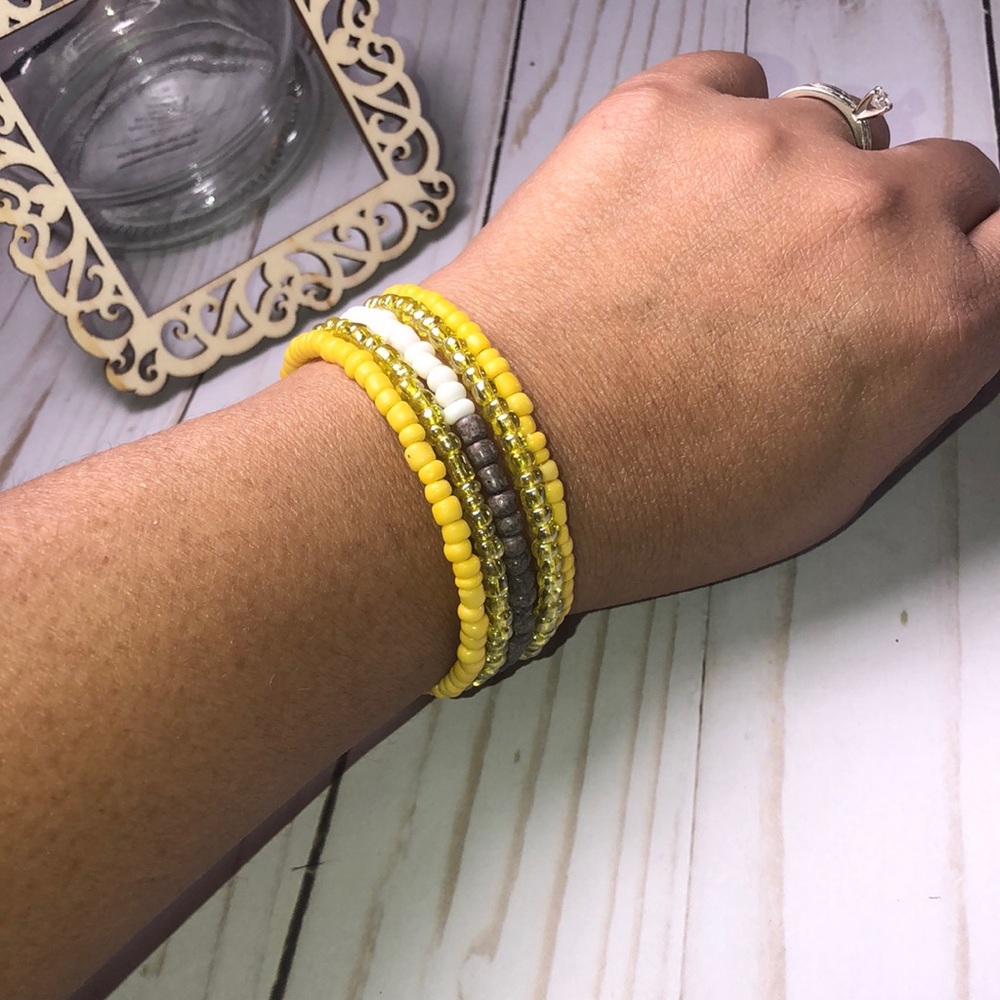 ‼️ Women’s Handmade Memory Wire Bracelet